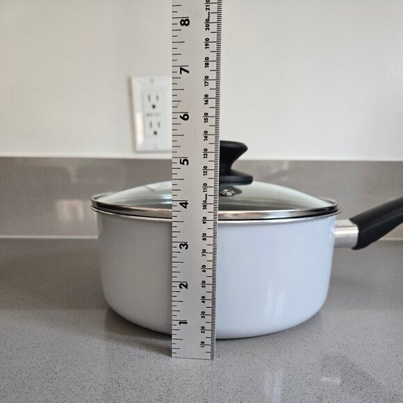 Simply Essential Nonstick Saucepan with Lid 3 qt / 2.8 L capacity - Picture 5 of 16